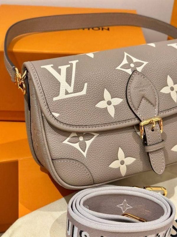 Women's Handbag Pallet